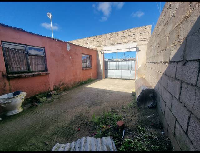 4 BEDROOM FREESTANDING FOR SALE IN KWANONQABA